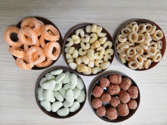 Энергосберегающие отдых надувные закуски пищевой экструдер для кукурузной линии производства надувки